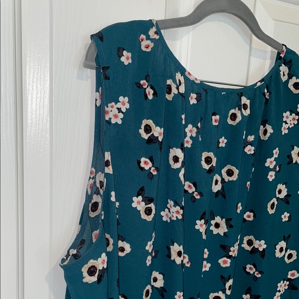 Lane Bryant Teal and White Floral Sleeveless Blouse Relaxed Fit Women’s Plus 28 - Picture 8 of 8